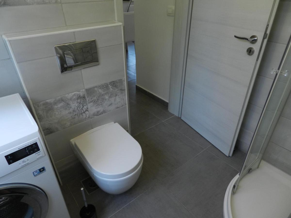 Apartma Chrystel Izola Exteriör bild