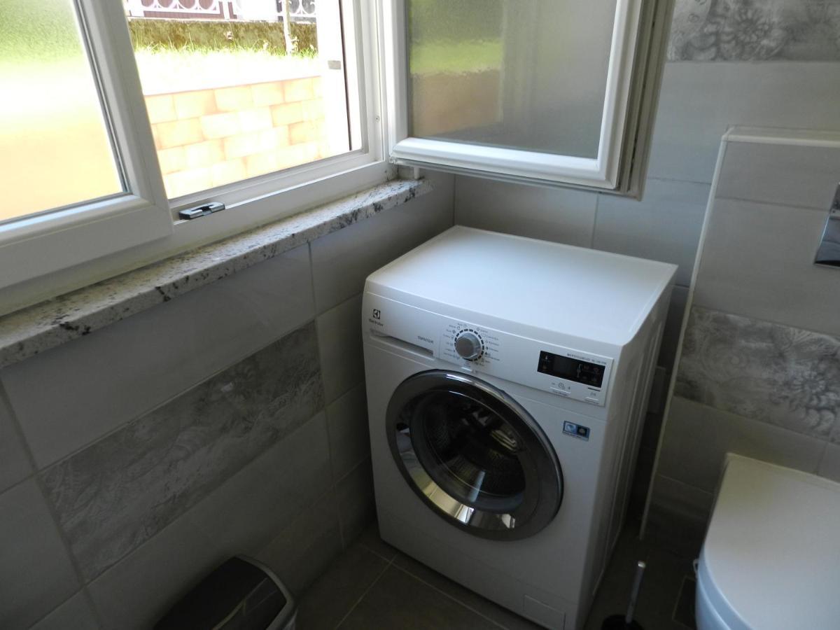 Apartma Chrystel Izola Exteriör bild