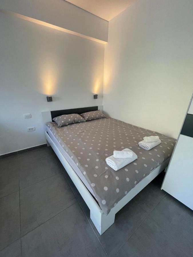 Apartma Chrystel Izola Exteriör bild
